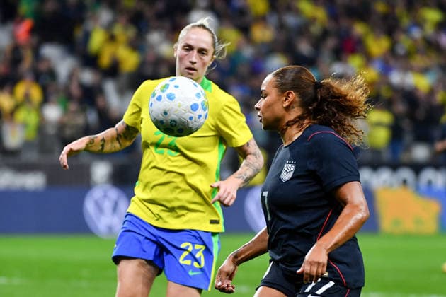 Michelle Cooper of United States and Isa Haas do Brasil during a women’s football International Friendly, Länderspiel, Nationalmannschaft between Brazil and USA at Neo Química Arena, in São Paulo, Brazil  Copyright: xRobertoxCasimirox xSPPx Sportspressphoto_SPR162430