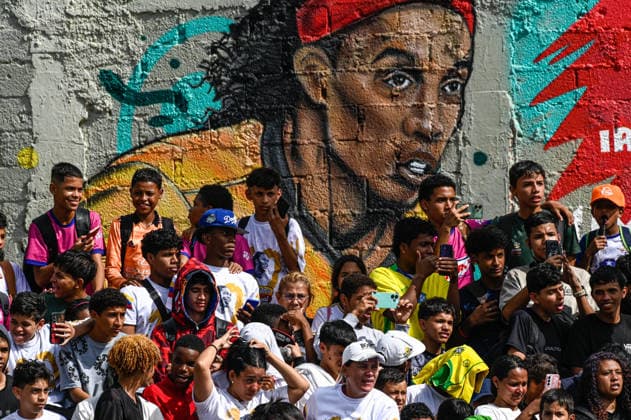 Former Brazilian soccer player Ronaldinho greets fans in Venezuela CARACAS, VENEZUELA – JUNE 6: Fans gather in front of a mural of former Brazilian soccer player Ronaldinho during an exhibition match held in the Petare neighborhood of Caracas, Venezuela, June 6, 2026. Maxwell Briceno Anadolu Caracas Venezuela. Editorial use only. Please get in touch for any other usage.  Copyright: x2026xAnadoluxMaxwellxBricenox