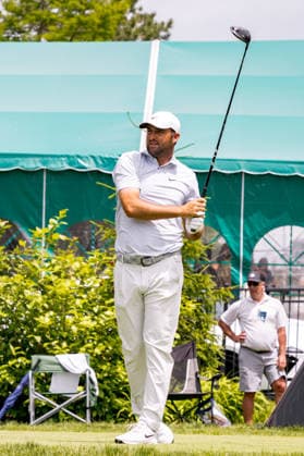June 6, 2026, Dublin, Ohio, U.S: Scottie Scheffler watches his tee shot at 7 during the third round of The Memorial Tournament at Muirfield Village Golf Club, Dublin, Ohio. Dublin U.S - ZUMAs304 20260606_zaf_s304_139 Copyright: xScottxStuartx