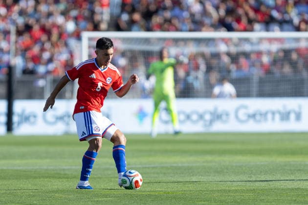 June 6, 2026, Caxias, Lisbon, Portugal: Chile and Rosario Central midfielder VICENTE PIZARRO (6) in action during the game for the International Friendly, Länderspiel, Nationalmannschaft game between Portugal vs Chile at Estadio Nacional Caxias Portugal - ZUMAs359 20260606_zsp_s359_081 Copyright: xAlexandrexdexSousax