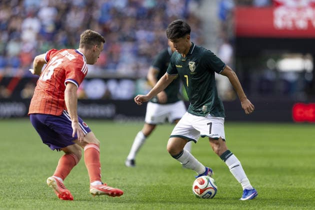 HARRISON, NEW JERSEY - JUNE 6: Miguel Terceros 7 of the Bolivia dribbles the ball during the International Friendly, Länderspiel, Nationalmannschaft match between Scotland and Bolivia at Sports Illustrated Stadium on June 6, 2026 in Harrison, New Jersey. (Photo by Georgia Soares Sports Press Photo)  Copyright: xGeorgiaxSoares SportsxPressxPhotox Sportspressphoto_SPR162485