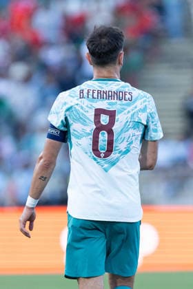 June 6, 2026, Caxias, Lisbon, Portugal: Portugal and Manchester United, ManU midfielder BRUNO FERNANDES (8) celebrating after scoring a goal during the game for the International Friendly, Länderspiel, Nationalmannschaft game between Portugal vs Chile at Estadio Nacional Soccer 2026: Portugal 2:1 Chile  - ZUMAs359 20260606_zsp_s359_346 Copyright: xAlexandrexdexSousax