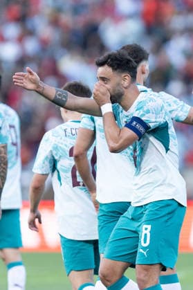 June 6, 2026, Caxias, Lisbon, Portugal: Portugal and Manchester United, ManU midfielder BRUNO FERNANDES (8) celebrating after scoring a goal during the game for the International Friendly, Länderspiel, Nationalmannschaft game between Portugal vs Chile at Estadio Nacional Caxias Portugal - ZUMAs359 20260606_zsp_s359_297 Copyright: xAlexandrexdexSousax
