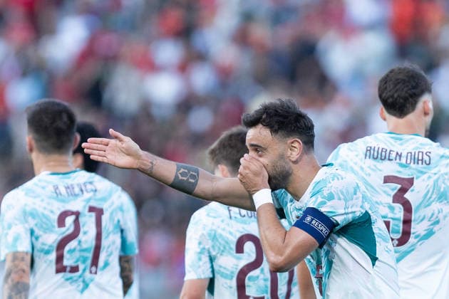 June 6, 2026, Caxias, Lisbon, Portugal: Portugal and Manchester United, ManU midfielder BRUNO FERNANDES (8) celebrating after scoring a goal during the game for the International Friendly, Länderspiel, Nationalmannschaft game between Portugal vs Chile at Estadio Nacional Caxias Portugal - ZUMAs359 20260606_zsp_s359_298 Copyright: xAlexandrexdexSousax