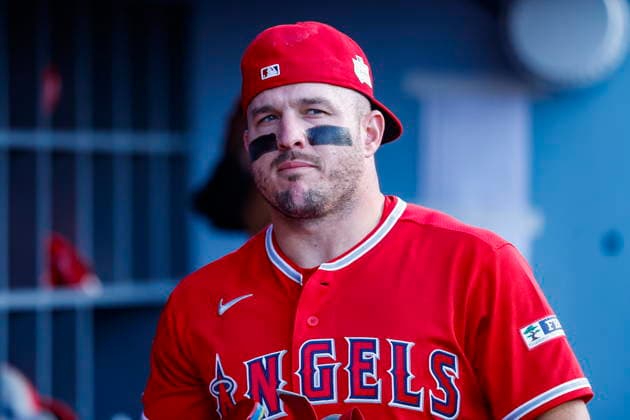 MLB, Baseball Herren, USA - Los Angeles Dodgers vs Anaheim Angels Angels center fielder Mike Trout gets ready prior to an MLB game between the Los Angeles Dodgers and the Anaheim Angels at Uniqlo Field in Dodger Stadium in Los Angeles, California, USA, 06 June 2026. LOS ANGELES CALIFORNIA UNITED STATES  Copyright: xCHRISxTORRESx