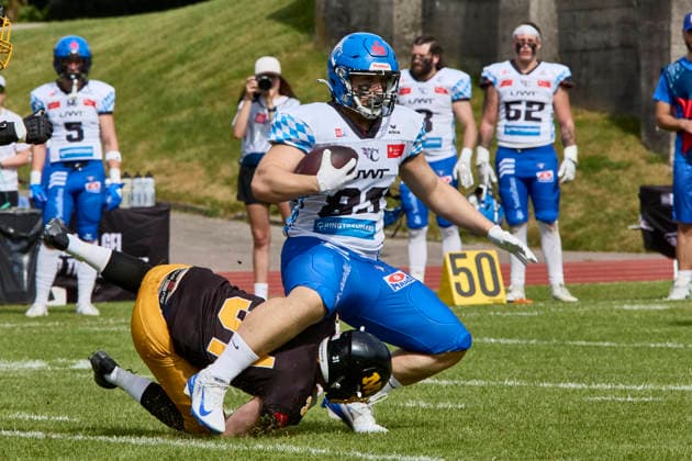German Football League (GFL), Munich Cowboys vs Allgäu Comets, Munich Cowboys, Allgäu Comets, 2026-06-06 in München (Städtisches Stadion an der Dantestraße (Dantestation)) KNOOP Leon (Allgäu Comets TE Nr83-ALC83), BRANDL Daniel (Munich Cowboys Defence Back (DB) Nr31-MUC31) sportworld München Städtisches Stadion an der Dant Bayern Deutschland