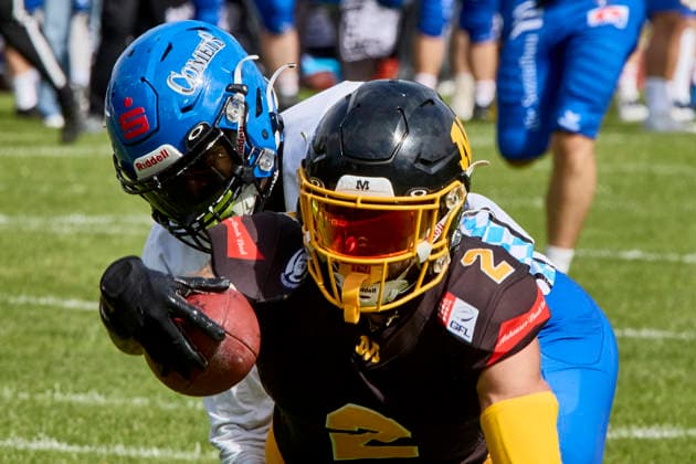 German Football League (GFL), Munich Cowboys vs Allgäu Comets, Munich Cowboys, Allgäu Comets, 2026-06-06 in München (Städtisches Stadion an der Dantestraße (Dantestation)) Touchdown Munich Cowboys BOCCELLA Gabriel (Munich Cowboys Wide Receiver (WR) Nr2-MUC2), LIPSEY Chris (Allgäu Comets RB DB Nr1-ALC1) sportworld München Städtisches Stadion an der Dant Bayern Deutschland