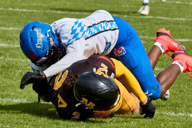 German Football League (GFL), Munich Cowboys vs Allgäu Comets, Munich Cowboys, Allgäu Comets, 2026-06-06 in München (Städtisches Stadion an der Dantestraße (Dantestation)) Touchdown Munich Cowboys BOCCELLA Gabriel (Munich Cowboys Wide Receiver (WR) Nr2-MUC2), LIPSEY Chris (Allgäu Comets RB DB Nr1-ALC1) sportworld München Städtisches Stadion an der Dant Bayern Deutschland