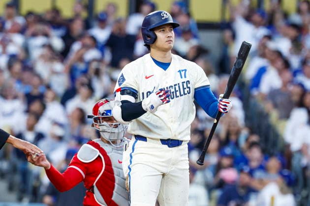 MLB, Baseball Herren, USA - Los Angeles Dodgers vs Anaheim Angels Dodgers designated hitter Shohei Ohtani goes up to bat during the first inning of an MLB game between the Los Angeles Dodgers and the Anaheim Angels at Uniqlo Field in Dodger Stadium in Los Angeles, California, USA, 06 June 2026. LOS ANGELES CALIFORNIA UNITED STATES  Copyright: xCHRISxTORRESx
