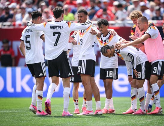 Fussball WM 2026 Testspiel im Chicago 06.06.2026 USA - Deutschland TEAMJUBEL Deutschland; Aleksandar Pavlovic, Kai Havertz, Felix Nmecha, Nathaniel Brown, Torschuetze zum 1-2 Siegtreffer Leroy Sane, Nick Woltemade und Waldemar Anton (v.li.)