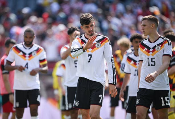 Fussball WM 2026 Testspiel im Chicago 06.06.2026 USA - Deutschland Kai Havertz (li, Deutschland) und Nico Schlotterbeck (re, Deutschland) mit Dank an die Zuschauer nach dem Spiel