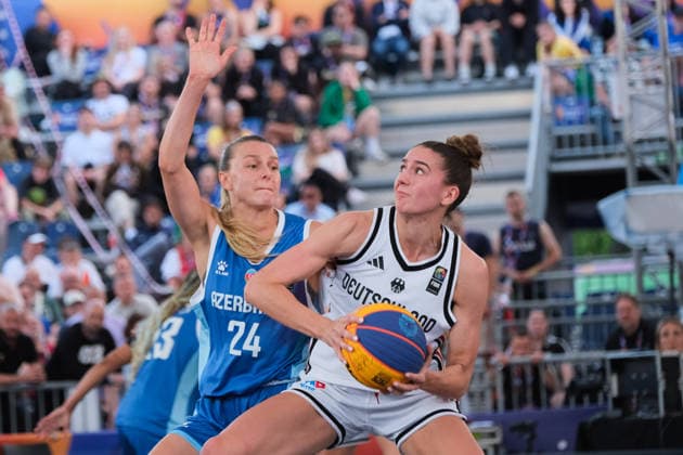 June 6, 2026, Warsaw, Masovian Voivodeship, Poland: Germany s MARIE REICHERT (6) and Azerbaijan s ALEXANDRA MOLLENHAUER (24) in action during a FIBA 3x3 Basketball World Cup women s quarter-final game between Germany and Azerbaijan in Warsaw, Poland. Warsaw Poland - ZUMAk204 20260606_zip_k204_076 Copyright: xRomanxKozielx