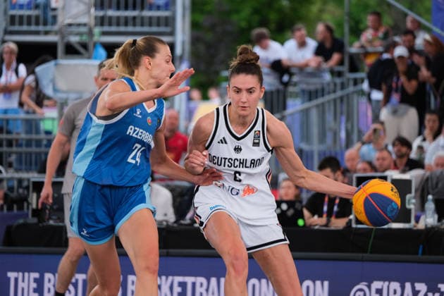 June 6, 2026, Warsaw, Masovian Voivodeship, Poland: Germany s MARIE REICHERT (6) and Azerbaijan s ALEXANDRA MOLLENHAUER (24) in action during a FIBA 3x3 Basketball World Cup women s quarter-final game between Germany and Azerbaijan in Warsaw, Poland. Warsaw Poland - ZUMAk204 20260606_zip_k204_078 Copyright: xRomanxKozielx