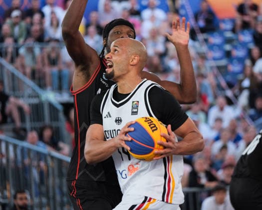 June 6, 2026, Warsaw, Masovian Voivodeship, Poland: Germany s KEVIN BRYANT (44) and Austria s QUINCY DIGGS (22) in action during a FIBA 3x3 Basketball World Cup men s quarter-final game between Germany and Austria in Warsaw, Poland. Basketball 2026: FIBA 3x3 World Cup Men s Quarterfinal: Germany 21:19 Austria  - ZUMAk204 20260606_zip_k204_114 Copyright: xRomanxKozielx