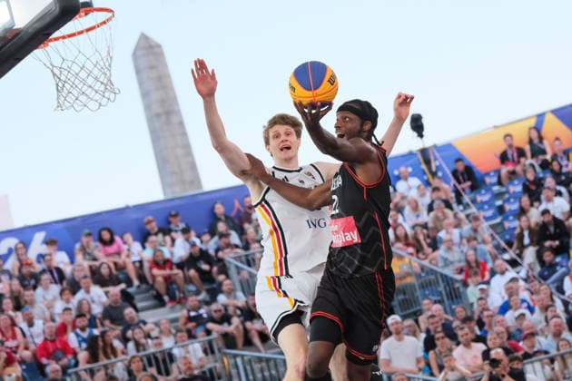 June 6, 2026, Warsaw, Masovian Voivodeship, Poland: Germany s NIKLAS KROPP (5) and Austria s QUINCY DIGGS (22) in action during a FIBA 3x3 Basketball World Cup men s quarter-final game between Germany and Austria in Warsaw, Poland. Basketball 2026: FIBA 3x3 World Cup Men s Quarterfinal: Germany 21:19 Austria  - ZUMAk204 20260606_zip_k204_109 Copyright: xRomanxKozielx