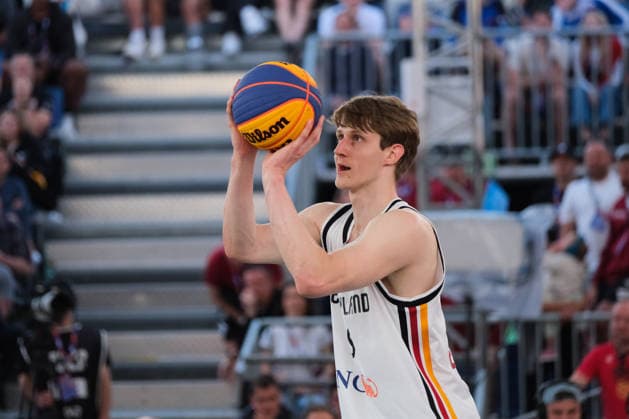 June 6, 2026, Warsaw, Masovian Voivodeship, Poland: Germany s NIKLAS KROPP (5) takes a free throw during a FIBA 3x3 Basketball World Cup men s quarter-final game between Germany and Austria in Warsaw, Poland. Basketball 2026: FIBA 3x3 World Cup Men s Quarterfinal: Germany 21:19 Austria  - ZUMAk204 20260606_zip_k204_116 Copyright: xRomanxKozielx