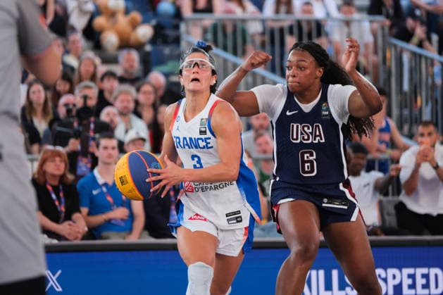 June 6, 2026, Warsaw, Masovian Voivodeship, Poland: France s HORTENSE LIMOUZIN (3) and USA s SAHARA WILLIAMS (6) in action during a FIBA 3x3 Basketball World Cup women s quarter-final game between France and USA in Warsaw, Poland. Warsaw Poland - ZUMAk204 20260606_zip_k204_102 Copyright: xRomanxKozielx