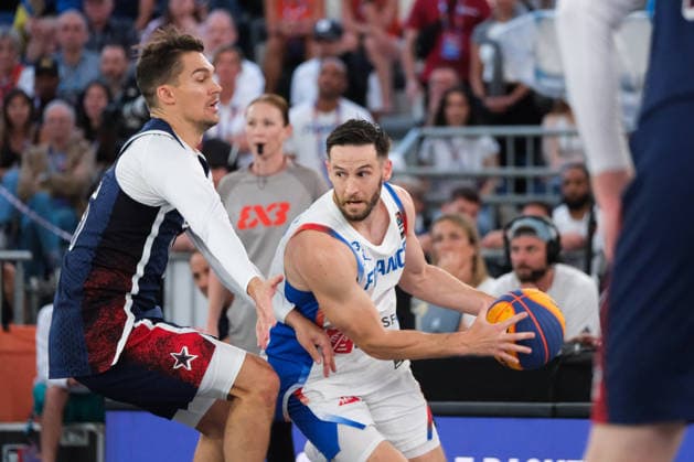 June 6, 2026, Warsaw, Masovian Voivodeship, Poland: France s HUGO SUHARD (7) and USA s DYLAN TRAVIS (15) in action during a FIBA 3x3 Basketball World Cup men s quarter-final game between France and USA in Warsaw, Poland. Basketball 2026: FIBA 3x3 World Cup Men s Quarterfinal: France 14:11 United States  - ZUMAk204 20260606_zip_k204_126 Copyright: xRomanxKozielx
