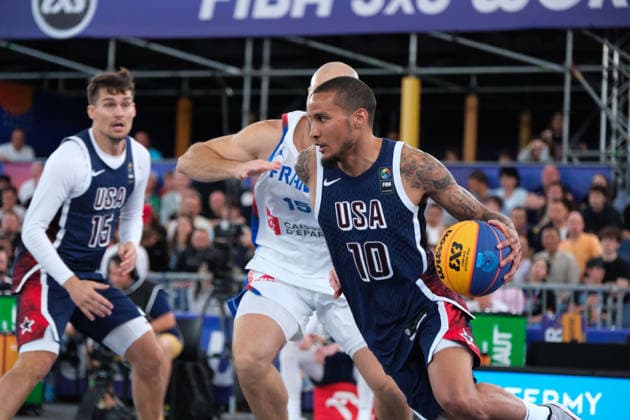 June 6, 2026, Warsaw, Masovian Voivodeship, Poland: USA s JAMES PARROTT (10), DYLAN TRAVIS (15) and France s ALEX VIALARET (15) in action during a FIBA 3x3 Basketball World Cup men s quarter-final game between France and USA in Warsaw, Poland. Warsaw Poland - ZUMAk204 20260606_zip_k204_123 Copyright: xRomanxKozielx