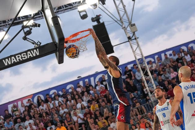 June 6, 2026, Warsaw, Masovian Voivodeship, Poland: USA s JAMES PARROTT (10) slam dunks during a FIBA 3x3 Basketball World Cup men s quarter-final game between France and USA in Warsaw, Poland. Warsaw Poland - ZUMAk204 20260606_zip_k204_133 Copyright: xRomanxKozielx