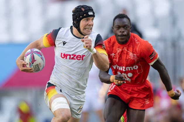 Deutschland - Kenia, SVNS Rugby World Championship, WM, Weltmeisterschaft Felix Hufnagel (Deutschland, 1) vor Patrick Odongo Okong o (Kenia, 11). Halbfinale um Platz 9 zwischen Deutschland und Kenia. Drittes Turnier der SVNS World Championship, Siebener-Rugby WM vom 5. bis 7. Juni 2026 in Bordeaux (Frankreich). Tag 2, 6. Juni 2026., Bordeaux Region Nouvelle-Aquitaine Frankreich Stade Atlantique