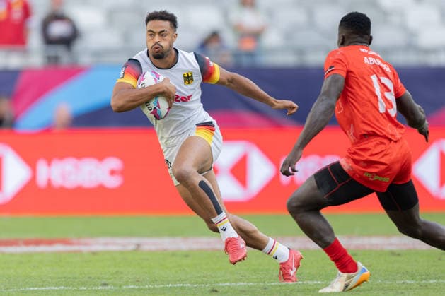 Deutschland - Kenia, SVNS Rugby World Championship, WM, Weltmeisterschaft Makonnen Amekuedi (Deutschland, 60) zieht an Denis Abukuse (Kenia, 13) vorbei. Halbfinale um Platz 9 zwischen Deutschland und Kenia. Drittes Turnier der SVNS World Championship, Siebener-Rugby WM vom 5. bis 7. Juni 2026 in Bordeaux (Frankreich). Tag 2, 6. Juni 2026., Bordeaux Region Nouvelle-Aquitaine Frankreich Stade Atlantique