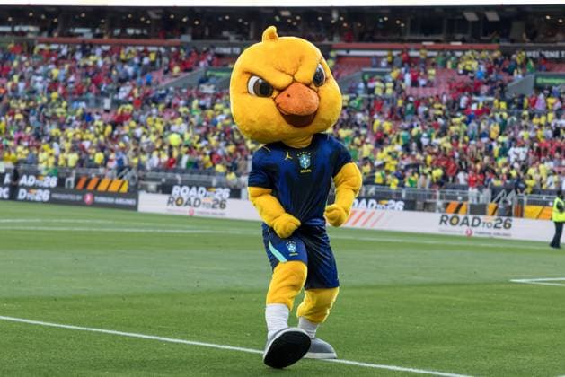 Friendly match between Brazil and Egypt The mascot of the Brazilian national team, Nationalteam Canarinho, at the match between Brazil and Egypt, an International Friendly, Länderspiel, Nationalmannschaft in preparation for the World Cup, at Huntington Bank Field in Cleveland, United States, this Saturday, June 6th. CLEVELAND OH UNITED STATES Copyright: xWilliamxVolcov BrazilxPhotoxPresx