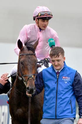 06.06.2026, Epsom, Surrey, GBR - Christmas Day with Ronan Whelan up after winning the Epsom Derby. Epsom Downs racecourse. (Pferd, Jockey, Christmas Day, Whelan, Sieg) 260606C732EPSOM.JPG
