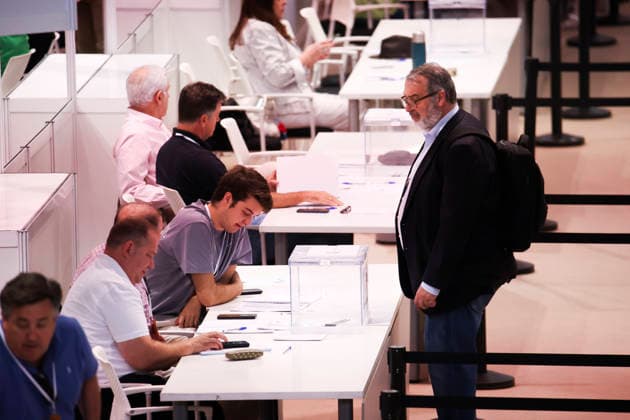 ESP: Real Madrid Presidential Elections 2026 Real Madrid presidential elections 2026. Voters approaching to cast their vote for Florentino Perez or Enrique Riquelme as the next president of Real Madrid at the Real Madrid City Basketball Pavilion, located in Valdebebas, on June 7, 2026 in Madrid. Madrid Spain Futbol