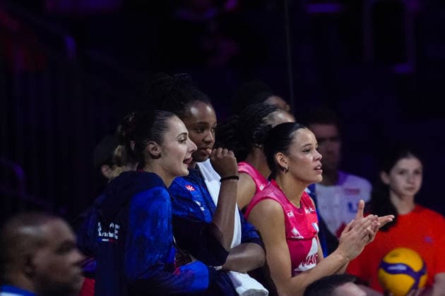 2026 Women s Volleyball Nations League - Quebec City - Day4 Players of France react during the 2026 Women s Volleyball Nations League match between France and Canada at Videotron Centre in Quebec City, Canada, on June 6, 2026. Quebec City Quebec Canada  Copyright: xYuanxTianx originalFilename:tian-2026wome260606_npV90.jpg
