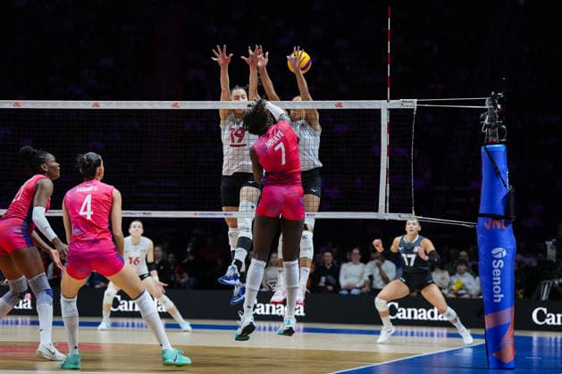 2026 Women s Volleyball Nations League - Quebec City - Day4 Iman Ndiaye 7 of France and Emily Maglio 19 of Canada compete during the 2026 Women s Volleyball Nations League match between France and Canada at Videotron Centre on June 6, 2026, in Quebec City, Canada. Quebec City Quebec Canada  Copyright: xYuanxTianx originalFilename:tian-2026wome260606_npDzm.jpg