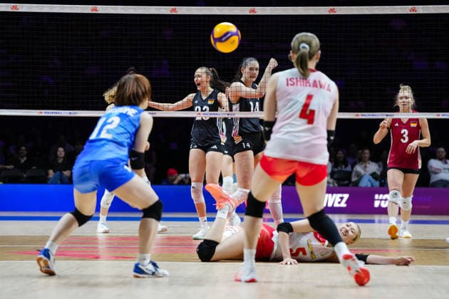 2026 Women s Volleyball Nations League - Quebec City - Day4 Sarah Straube 23 and Marie Scholzel 14 of Germany in action during the 2026 Women s Volleyball Nations League match between Germany and Japan at Videotron Centre in Quebec City, Canada, on June 6, 2026. Quebec City Quebec Canada  Copyright: xYuanxTianx originalFilename:tian-2026wome260606_npopM.jpg