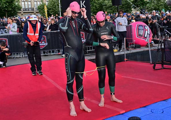 GER; Ironman Hamburg 07.06.2026, GER; Ironman Hamburg, Jedermaenner im Bild ein Blinder startet in die Binnenalster