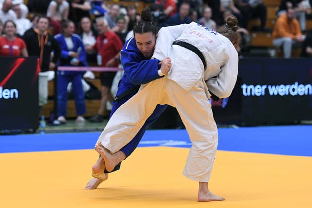 Deutsche Judo-Meisterschaft 2026 am 06.06.2026 in der Sporthalle an der Krefelder Straße in Duisburg Finale Frauen -63KG Sara-Joy Bauer ( weiss ) - Bettina Bauer ( blau )