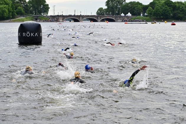 GER; Ironman Hamburg 07.06.2026, GER; Ironman Hamburg, Jedermaenner im Bild die Jedermaenner beim Start in die Binnenalster