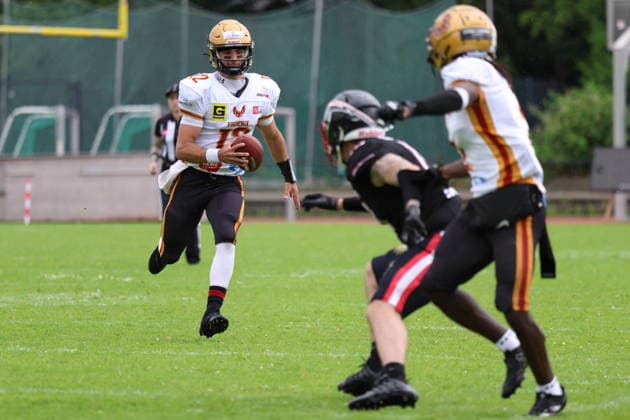 RECORD DATE NOT STATED Cameron Yowell (Regensburg Phoenix, 12) runs with the ball, Düsseldorf Panther vs Regensburg Phoenix, American Football, GFL, German Football League, Season 2022, Week 5, 06.06.2026, Photo: Foot Bowl Klaus Sack Düsseldorf Stadion VfL Benrath Deutschland Copyright: xFootxBowl KlausxSackx