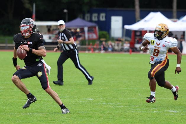 RECORD DATE NOT STATED Isaiah Weed (Düsseldorf Panther, 07) runs with the ball, Düsseldorf Panther vs Regensburg Phoenix, American Football, GFL, German Football League, Season 2022, Week 5, 06.06.2026, Photo: Foot Bowl Klaus Sack Düsseldorf Stadion VfL Benrath Deutschland Copyright: xFootxBowl KlausxSackx