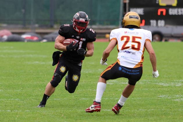 RECORD DATE NOT STATED Gennadiy Adams (Düsseldorf Panther, 21) runs with the ball, Düsseldorf Panther vs Regensburg Phoenix, American Football, GFL, German Football League, Season 2022, Week 5, 06.06.2026, Photo: Foot Bowl Klaus Sack Düsseldorf Stadion VfL Benrath Deutschland Copyright: xFootxBowl KlausxSackx
