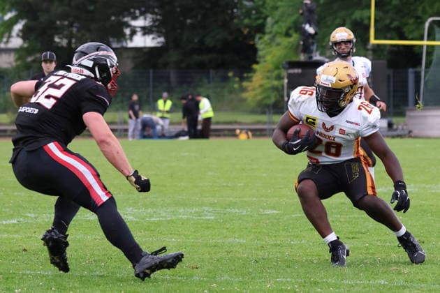 RECORD DATE NOT STATED Nebechi Abana (Regensburg Phoenix, 26) runs with the ball, Düsseldorf Panther vs Regensburg Phoenix, American Football, GFL, German Football League, Season 2022, Week 5, 06.06.2026, Photo: Foot Bowl Klaus Sack Düsseldorf Stadion VfL Benrath Deutschland Copyright: xFootxBowl KlausxSackx