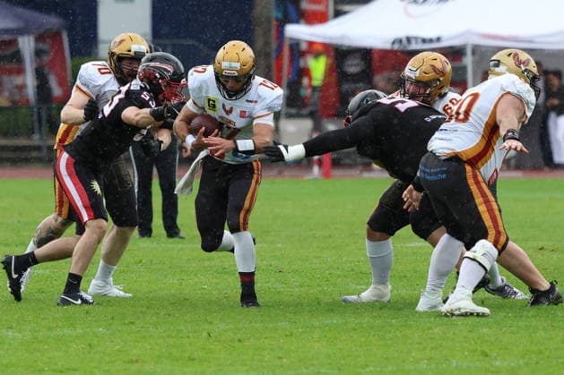 RECORD DATE NOT STATED Cameron Yowell (Regensburg Phoenix, 12) runs with the ball, Düsseldorf Panther vs Regensburg Phoenix, American Football, GFL, German Football League, Season 2022, Week 5, 06.06.2026, Photo: Foot Bowl Klaus Sack Düsseldorf Stadion VfL Benrath Deutschland Copyright: xFootxBowl KlausxSackx