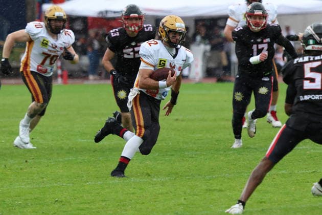 RECORD DATE NOT STATED Cameron Yowell (Regensburg Phoenix, 12) runs with the ball, Düsseldorf Panther vs Regensburg Phoenix, American Football, GFL, German Football League, Season 2022, Week 5, 06.06.2026, Photo: Foot Bowl Klaus Sack Düsseldorf Stadion VfL Benrath Deutschland Copyright: xFootxBowl KlausxSackx