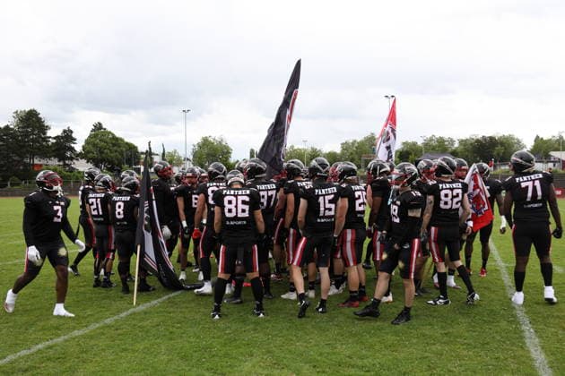 RECORD DATE NOT STATED Huddle of Düsseldorf Panther after Run in, Düsseldorf Panther vs Regensburg Phoenix, American Football, GFL, German Football League, Season 2022, Week 5, 06.06.2026, Photo: Foot Bowl Klaus Sack Düsseldorf Stadion VfL Benrath Deutschland Copyright: xFootxBowl KlausxSackx