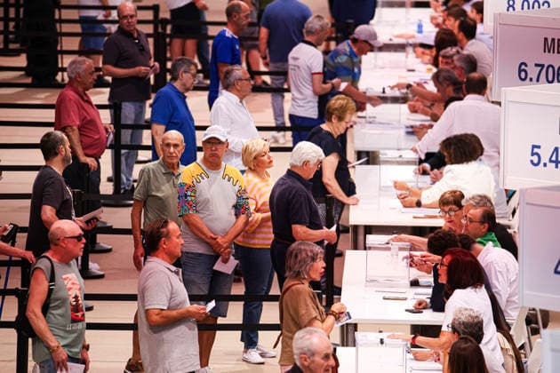 ESP: Real Madrid Presidential Elections 2026 Real Madrid presidential elections 2026. Voters approaching to cast their vote for Florentino Perez or Enrique Riquelme as the next president of Real Madrid at the Real Madrid City Basketball Pavilion, located in Valdebebas, on June 7, 2026 in Madrid. Madrid Spain Futbol