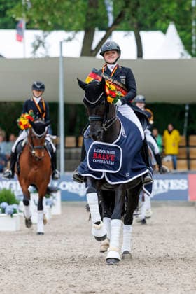 BALVE - LONGINES Balve Optimum 2026, BALVE - LONGINES Balve Optimum 2026 OATLEY Rose (GER), Alive and Kicking 3 Meisterehrung Sektdusche Meisterbad Dressurprüfung Kl. S
