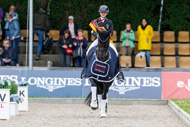 BALVE - LONGINES Balve Optimum 2026, BALVE - LONGINES Balve Optimum 2026 OATLEY Rose (GER), Alive and Kicking 3 Meisterehrung Sektdusche Meisterbad Dressurprüfung Kl. S
