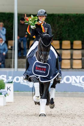 BALVE - LONGINES Balve Optimum 2026, BALVE - LONGINES Balve Optimum 2026 OATLEY Rose (GER), Alive and Kicking 3 Meisterehrung Sektdusche Meisterbad Dressurprüfung Kl. S