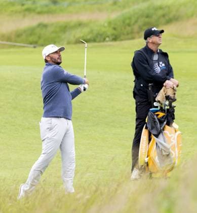 BADHOEVEDORP - Joost Luiten with his caddie Alan Burns (RSA) in action on the final day of the KLM Open golf tournament at golf club The International. SANDER KONING ANP xVIxANPxSportx xxANPxIVx 560363740 originalFilename: 560363740.jpg