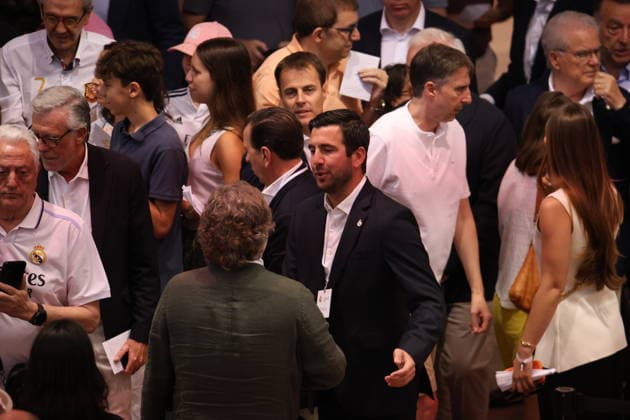 ESP: Real Madrid Presidential Elections 2026 Enrique Riquelme during the Real Madrid presidential elections 2026. Voters approaching to cast their vote for Florentino Perez or Enrique Riquelme as the next president of Real Madrid at the Real Madrid City Basketball Pavilion, located in Valdebebas, on June 7, 2026 in Madrid. Madrid Spain Futbol