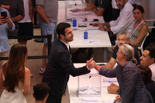 ESP: Real Madrid Presidential Elections 2026 Enrique Riquelme during the Real Madrid presidential elections 2026. Voters approaching to cast their vote for Florentino Perez or Enrique Riquelme as the next president of Real Madrid at the Real Madrid City Basketball Pavilion, located in Valdebebas, on June 7, 2026 in Madrid. Madrid Spain Futbol