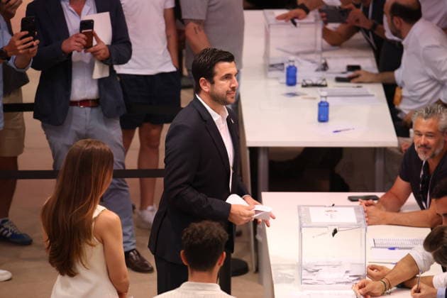 ESP: Real Madrid Presidential Elections 2026 Enrique Riquelme during the Real Madrid presidential elections 2026. Voters approaching to cast their vote for Florentino Perez or Enrique Riquelme as the next president of Real Madrid at the Real Madrid City Basketball Pavilion, located in Valdebebas, on June 7, 2026 in Madrid. Madrid Spain Futbol